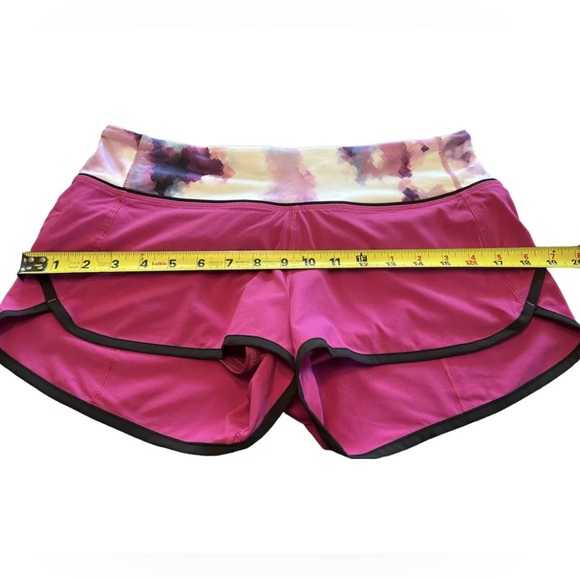 Lululemon Women's Speed Up Raspberry Blooming Pixie Running Athletic Shorts Sz 6 - Picture 8 of 8